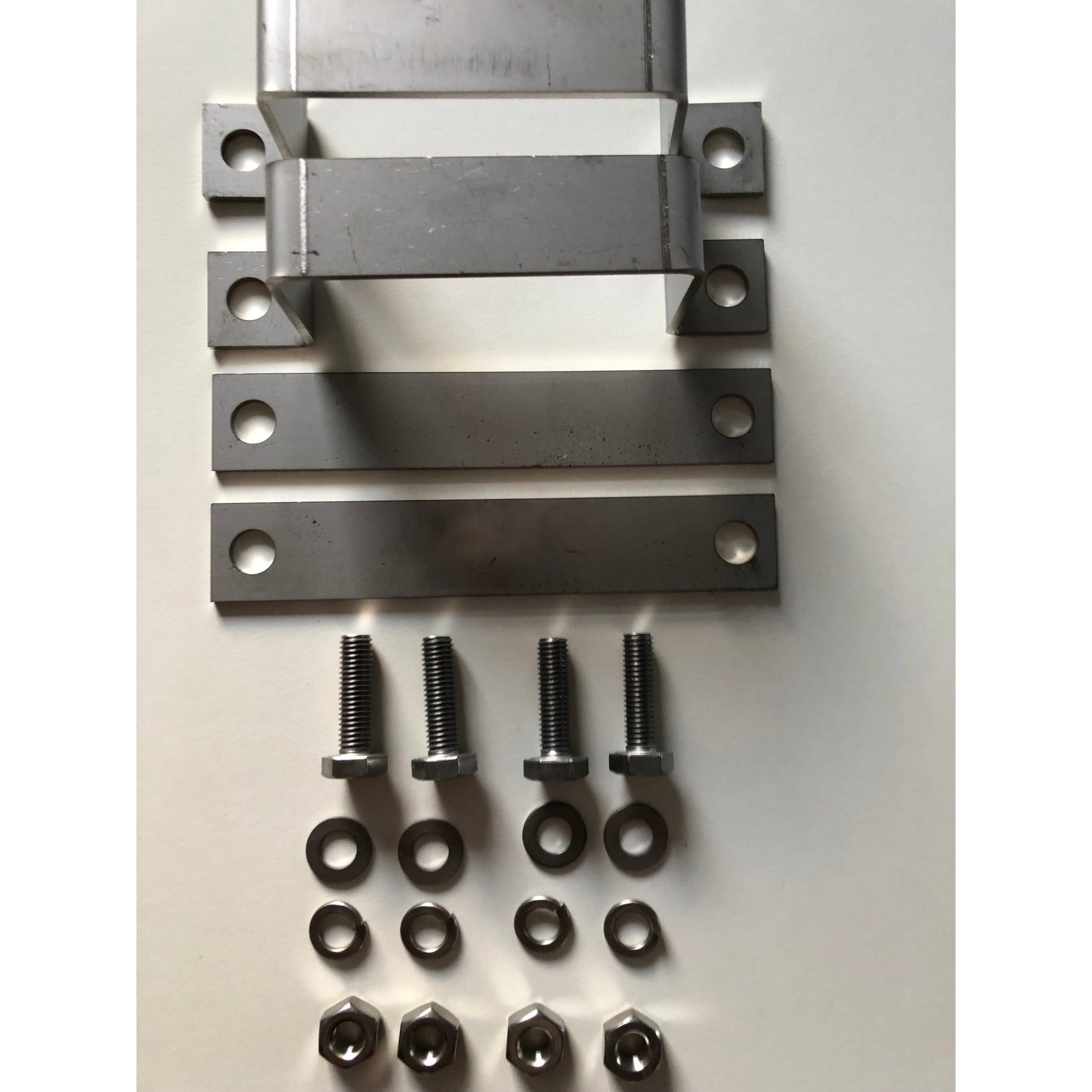 Befestigungsmaterial für Rettungsringkasten von SeaCurity GmbH